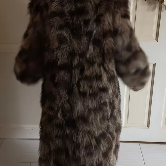 Beautiful, very heavy raccoon fur coat - Picture 3 of 4